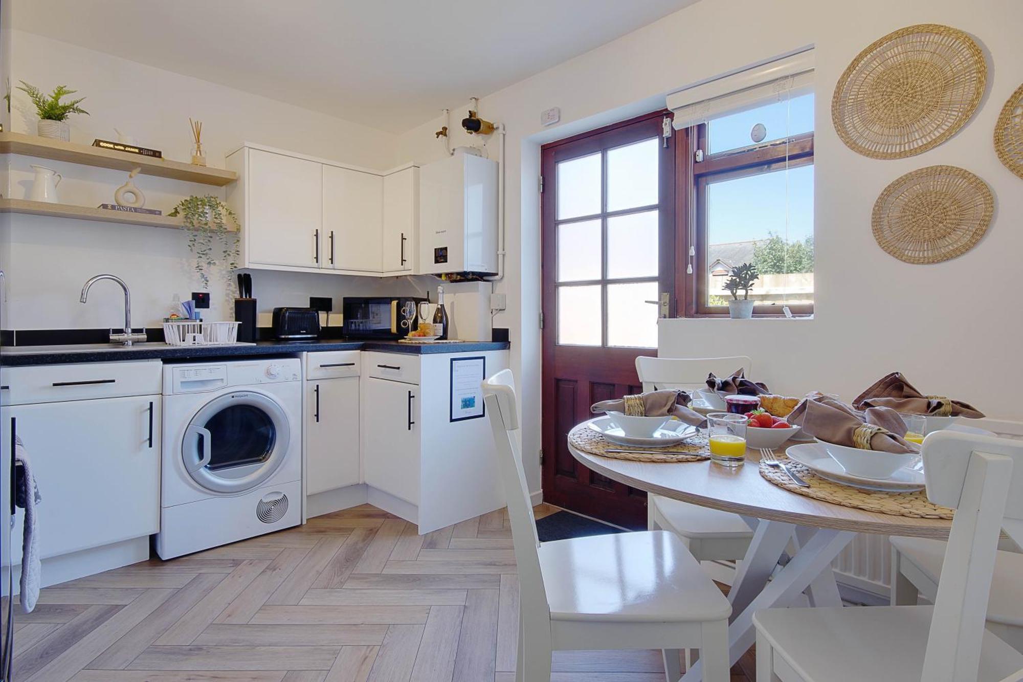 The Nook - Cosy Coastal Retreat Near Sandbanks Poole Esterno foto